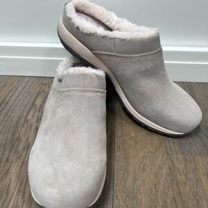 Dansko Parson Womens Size 41 US 10 Gray Suede Slip On Mules Clogs Vibram Sole